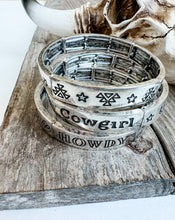 Load image into Gallery viewer, Western Stackable Stretch Bracelet - HOWDY HAT CACTUS STARS
