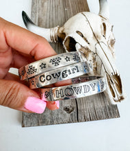 Load image into Gallery viewer, Western Stackable Stretch Bracelet - HOWDY HAT CACTUS STARS
