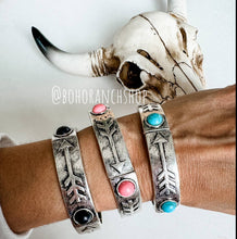 Load image into Gallery viewer, Western Arrow Stackable Stretch Bracelet 
