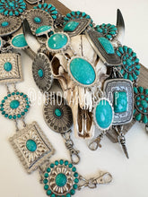Load image into Gallery viewer, Western Concho Link Chain Belt
