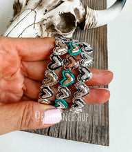 Load image into Gallery viewer, Western Boho Heart Stretch Bracelet
